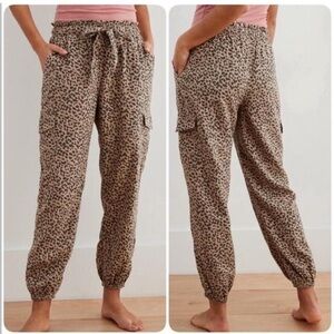 aerie Leopard Print linen Cargo Joggers in Tan and Black